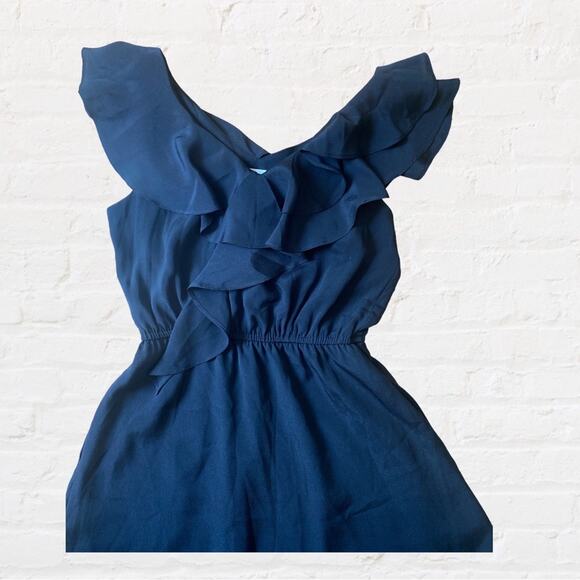 BCBGeneration black dress ruffle accent and cinched waist, size XS - Picture 3 of 5